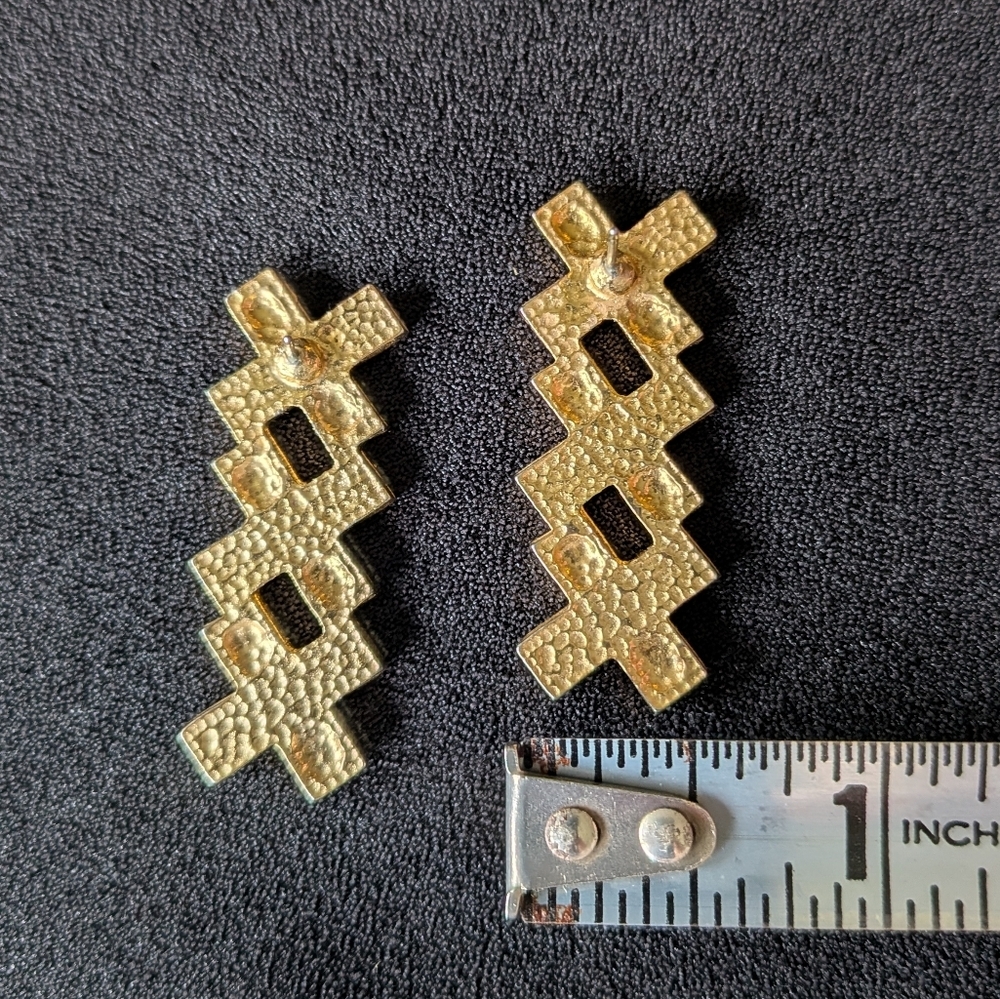 Geometric Golden Drop Dangle Earrings - Picture 8 of 9